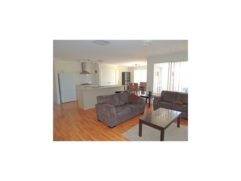 11 Shannon Street, Yanchep WA 6035