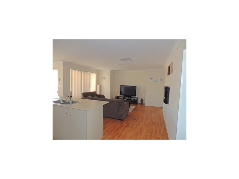 11 Shannon Street, Yanchep WA 6035