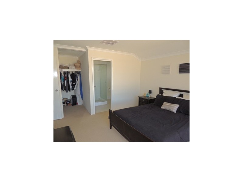 11 Shannon Street, Yanchep WA 6035