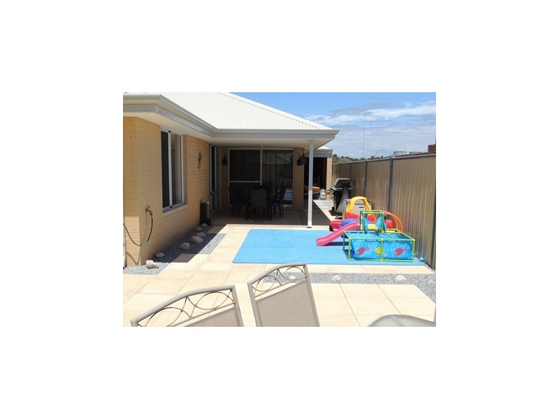 11 Shannon Street, Yanchep WA 6035