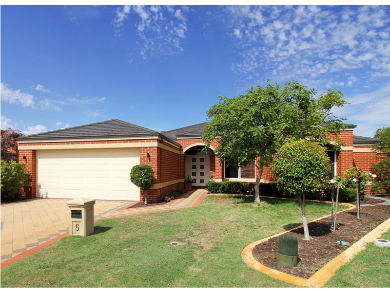 5 Badenoch Court, Kinross WA 6028