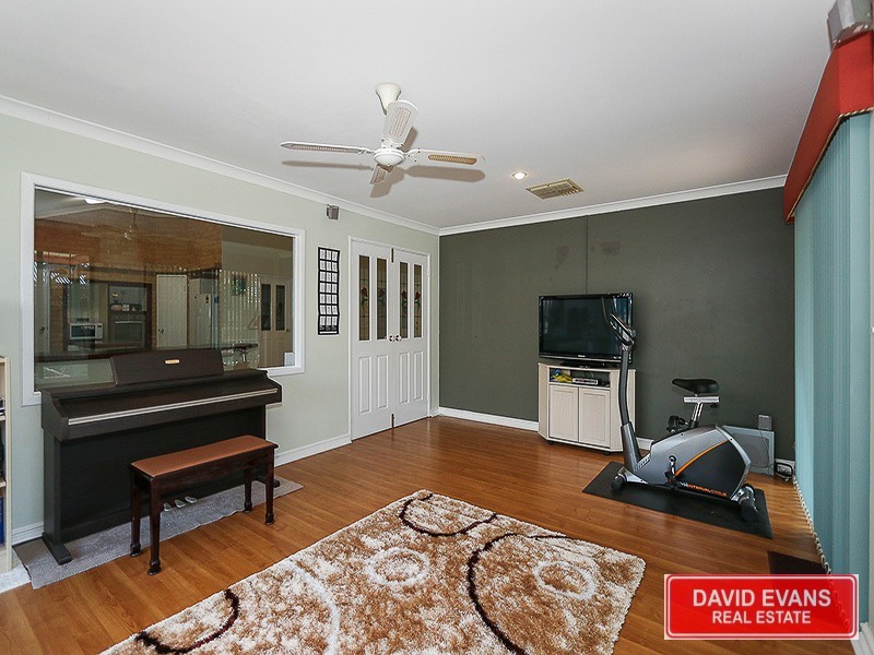 34 Rothesay Heights, Mindarie WA 6030