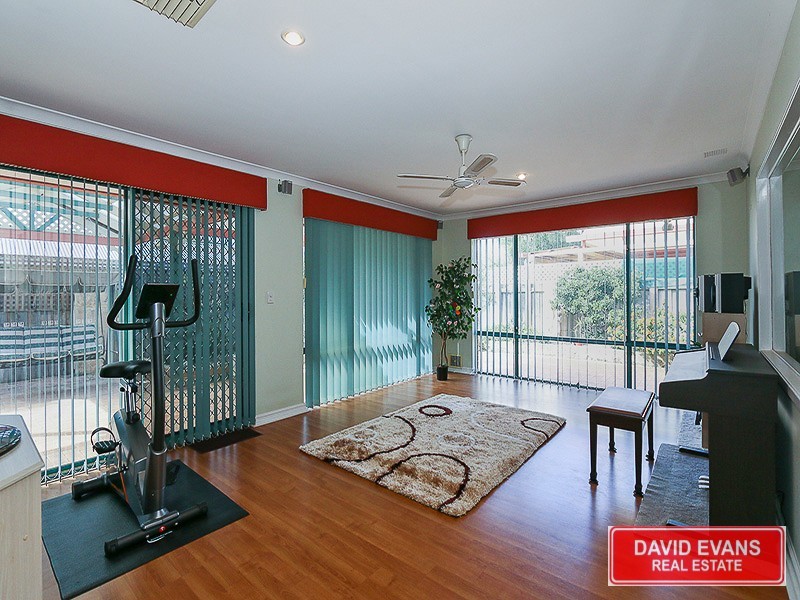 34 Rothesay Heights, Mindarie WA 6030