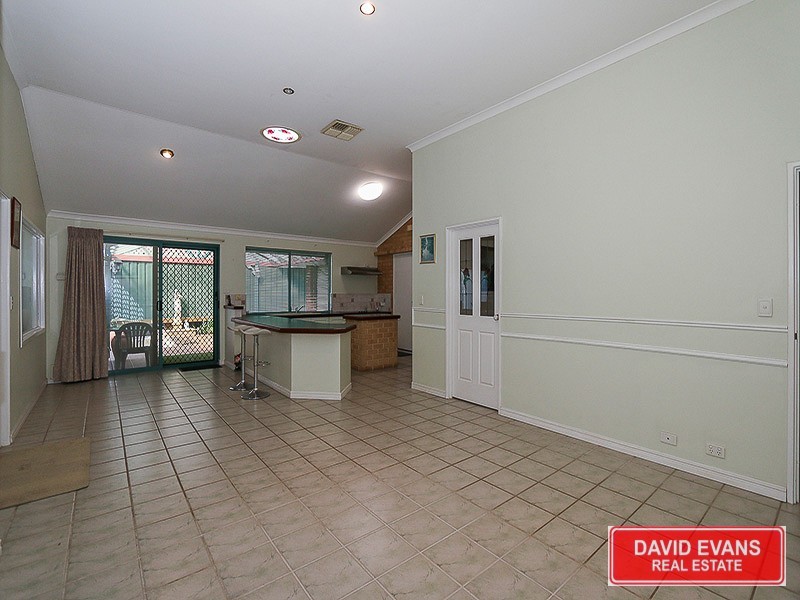 34 Rothesay Heights, Mindarie WA 6030