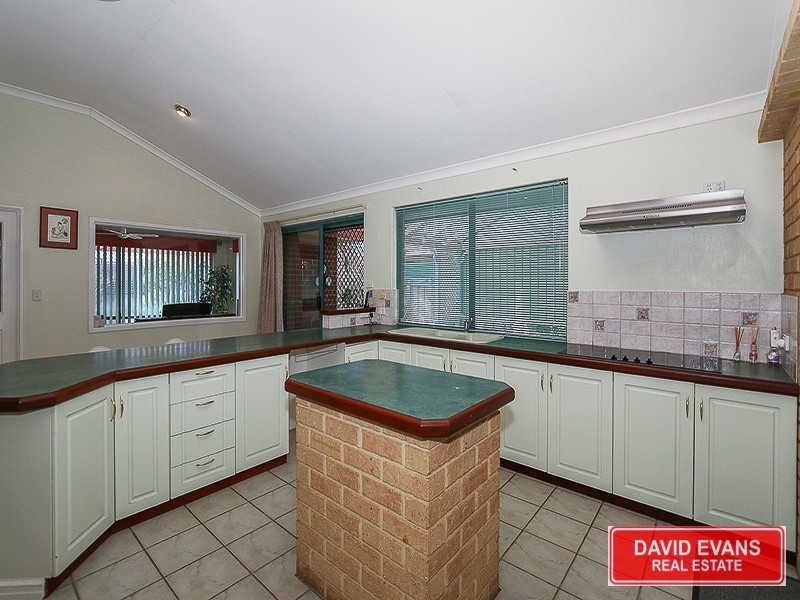 34 Rothesay Heights, Mindarie WA 6030