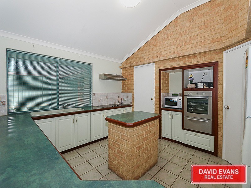34 Rothesay Heights, Mindarie WA 6030