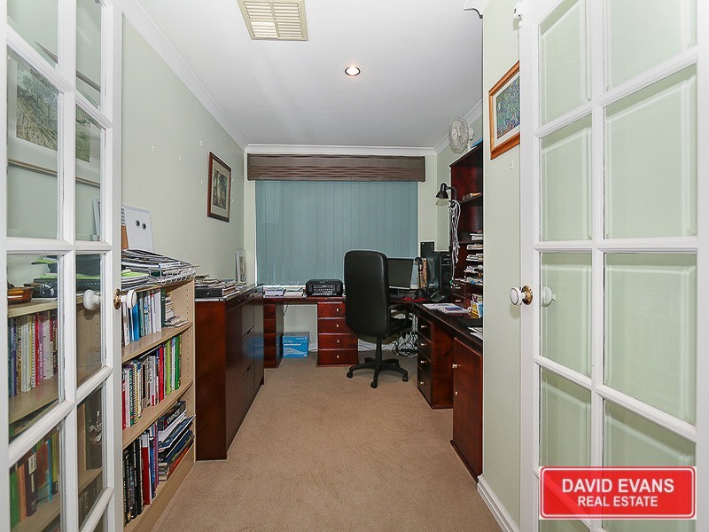 34 Rothesay Heights, Mindarie WA 6030