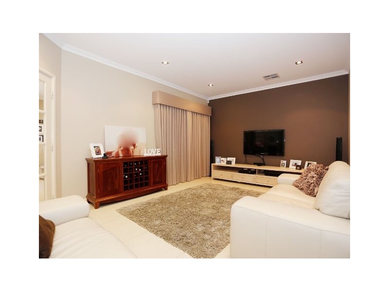 76 Kembla Circle, Madeley WA 6065