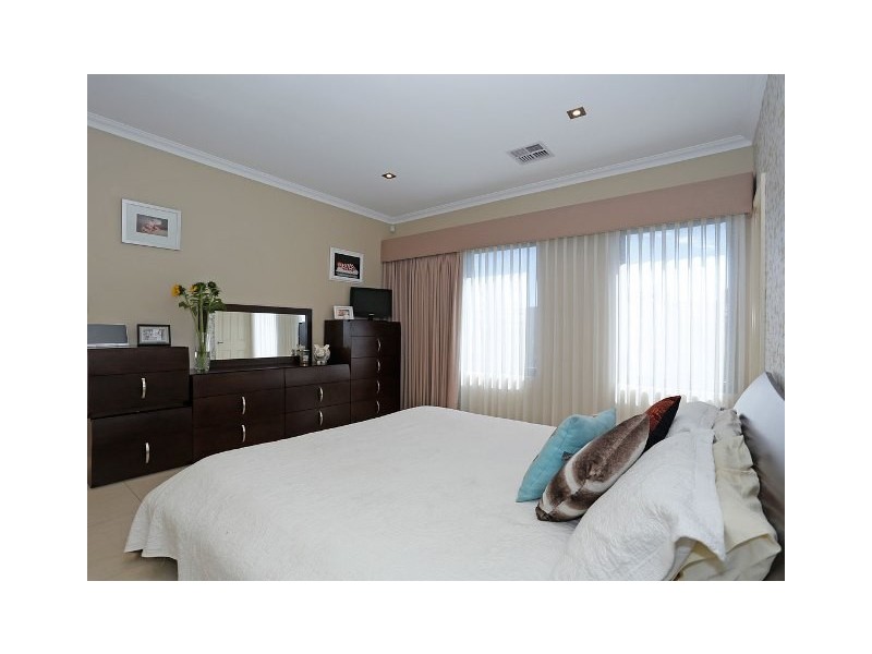 76 Kembla Circle, Madeley WA 6065