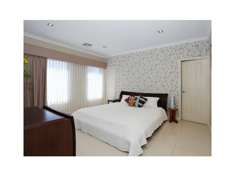 76 Kembla Circle, Madeley WA 6065