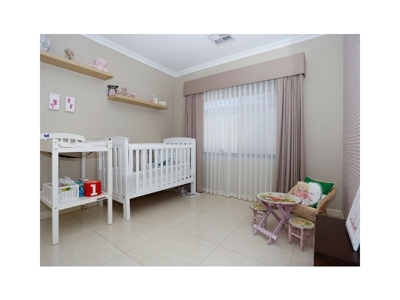 76 Kembla Circle, Madeley WA 6065