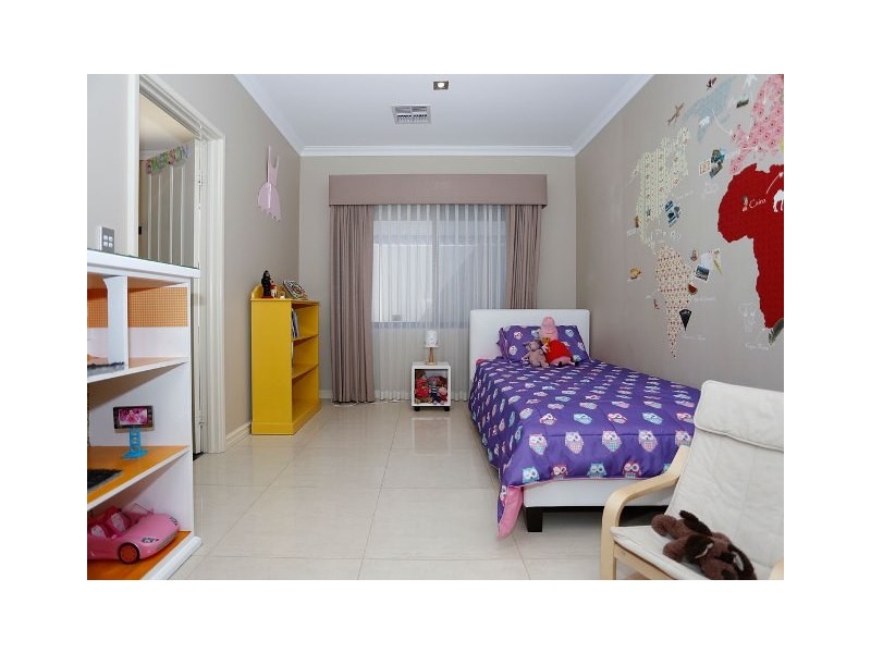 76 Kembla Circle, Madeley WA 6065