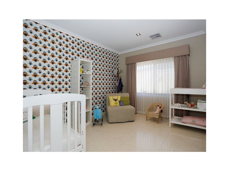 76 Kembla Circle, Madeley WA 6065