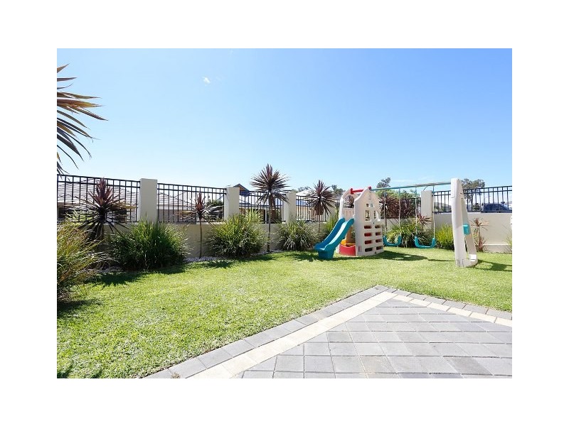 76 Kembla Circle, Madeley WA 6065