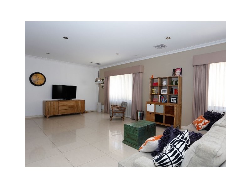 76 Kembla Circle, Madeley WA 6065