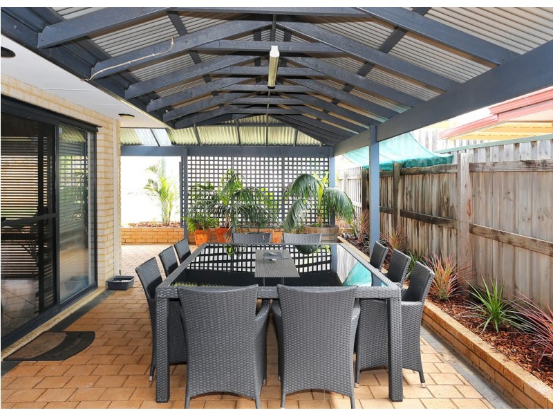 32 Lithgow Drive, Clarkson WA 6030