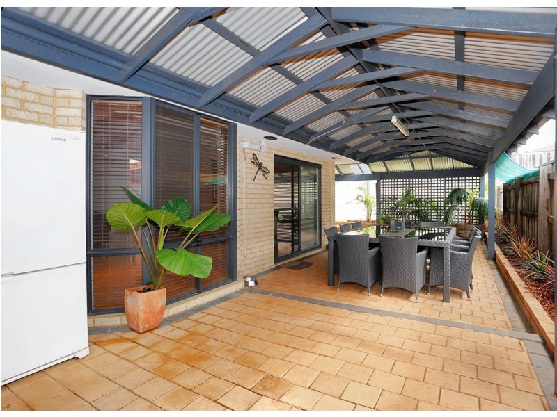 32 Lithgow Drive, Clarkson WA 6030