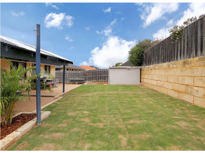 32 Lithgow Drive, Clarkson WA 6030