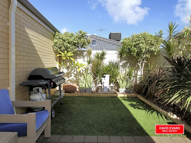 2 Garrett Way, Clarkson WA 6030