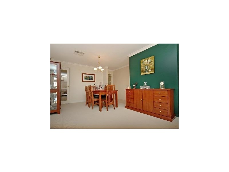 28 Rochester Drive, Mindarie WA 6030