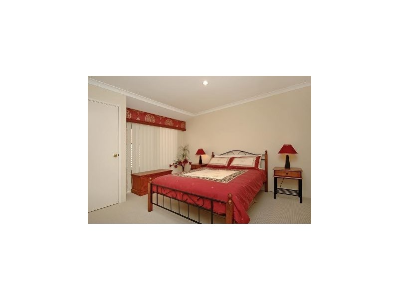 28 Rochester Drive, Mindarie WA 6030