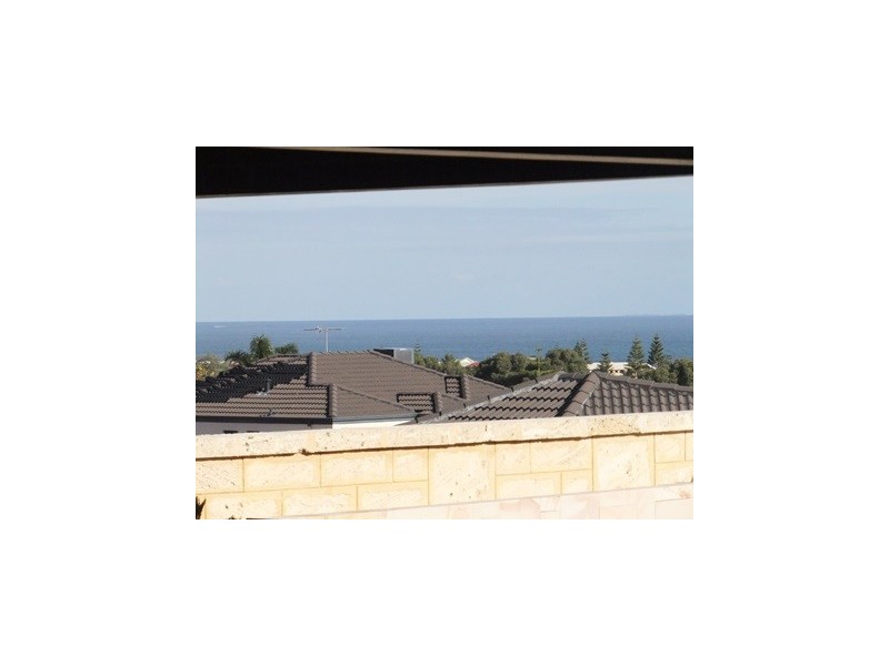 28 Rochester Drive, Mindarie WA 6030