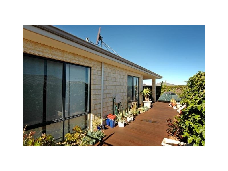 1 Sanctuary Gardens, Ridgewood WA 6030