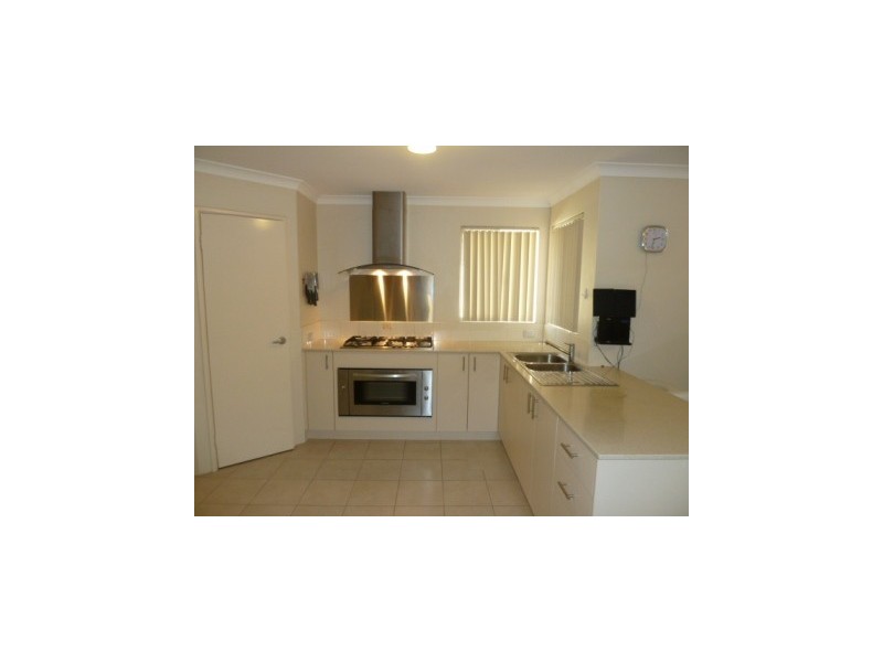 45 Albina Chase, Lakelands WA 6180