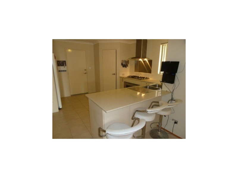 45 Albina Chase, Lakelands WA 6180