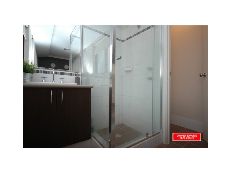 42 Eastwall Pwy, Butler WA 6036