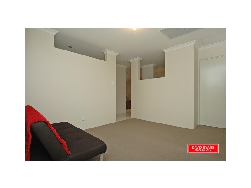 42 Eastwall Pwy, Butler WA 6036