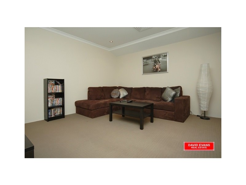 42 Eastwall Pwy, Butler WA 6036