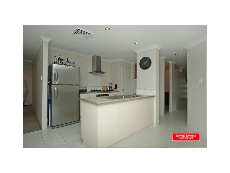 42 Eastwall Pwy, Butler WA 6036