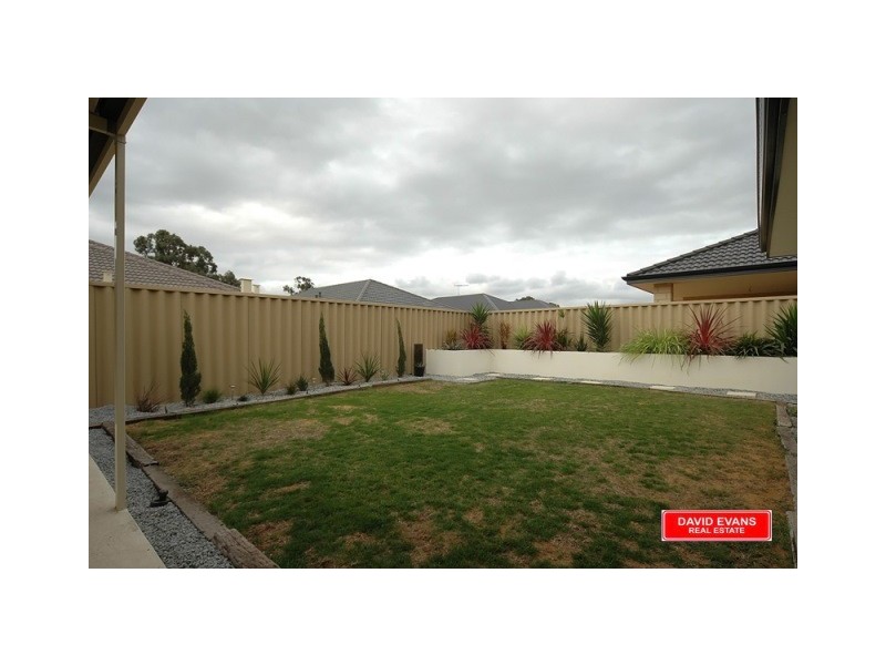 42 Eastwall Pwy, Butler WA 6036