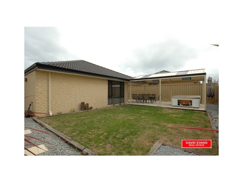 42 Eastwall Pwy, Butler WA 6036