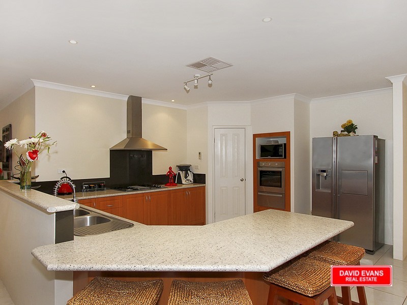 75 Waterfoot Loop, Canning Vale WA 6155