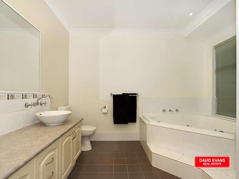 75 Waterfoot Loop, Canning Vale WA 6155