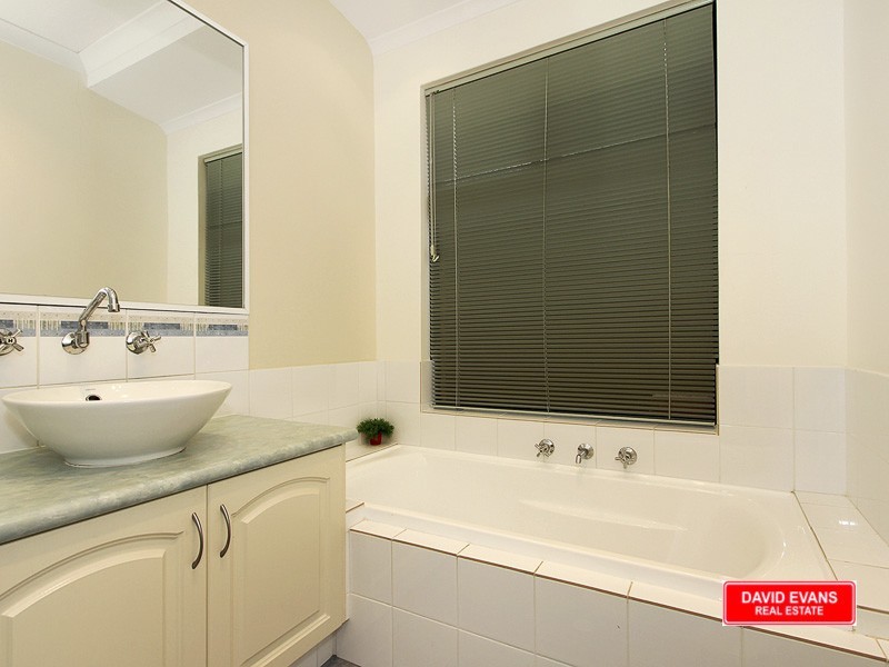 75 Waterfoot Loop, Canning Vale WA 6155