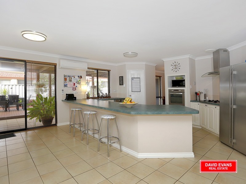 12 Ossian Way, Kinross WA 6028