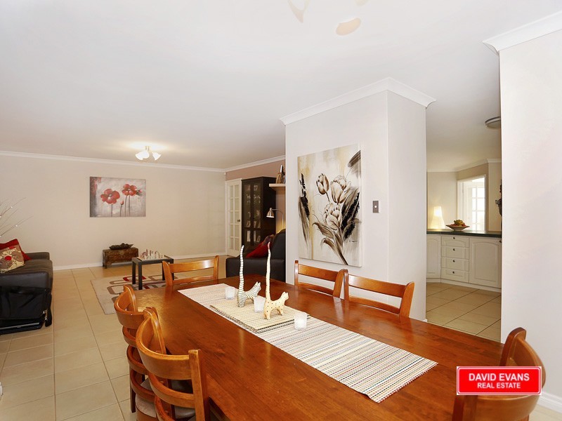 12 Ossian Way, Kinross WA 6028