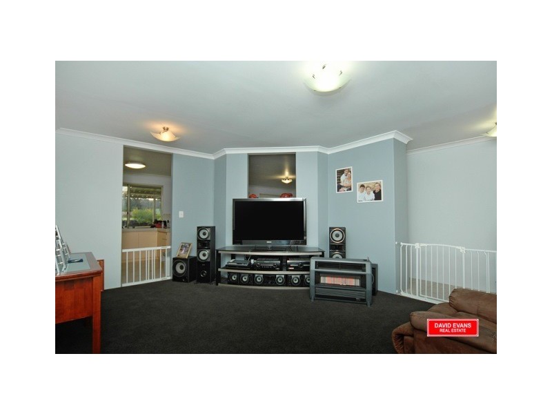 4 Burnett Drive, Clarkson WA 6030