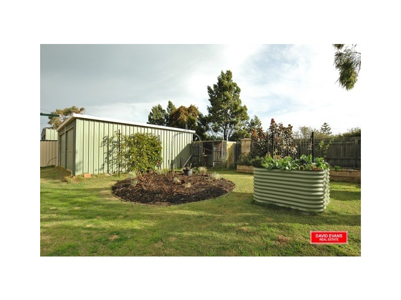 4 Burnett Drive, Clarkson WA 6030