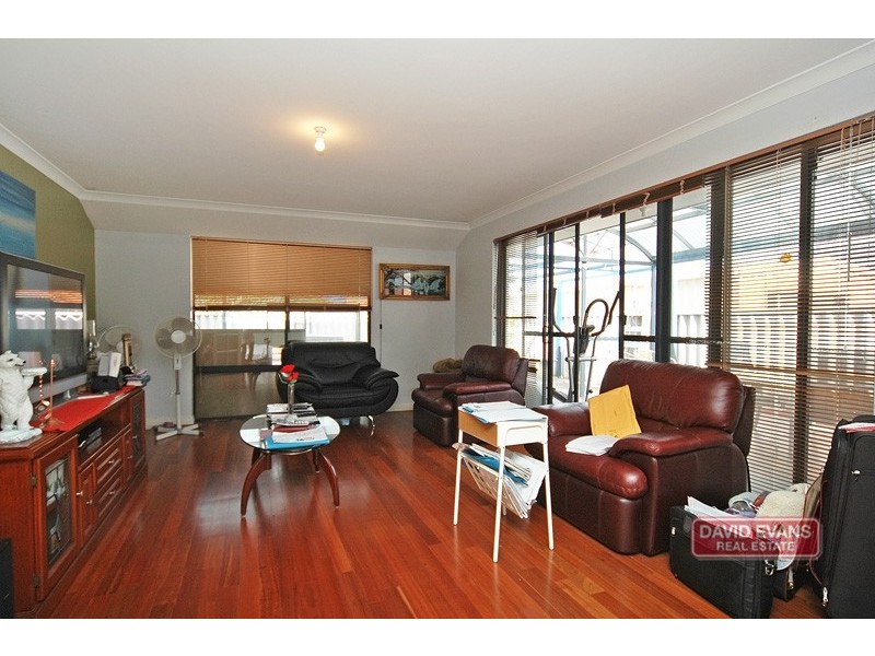 12 Grampian Way, Caversham WA 6055