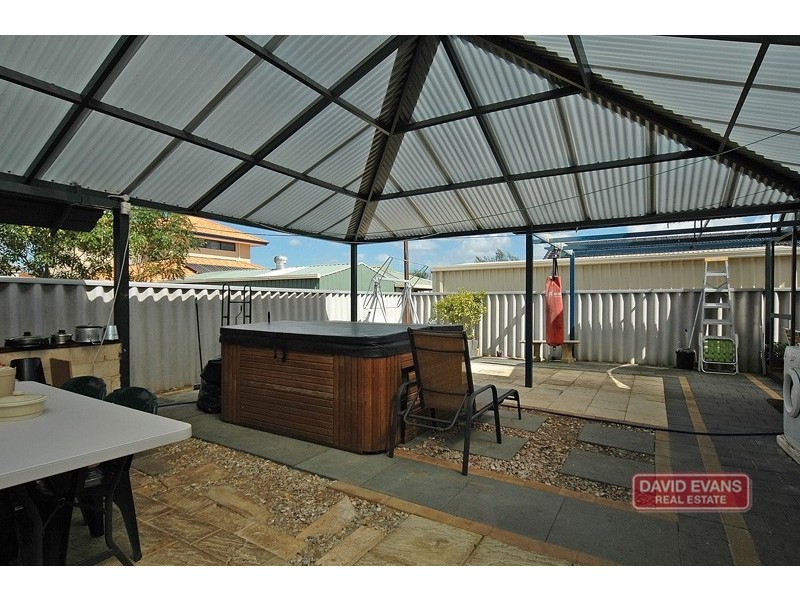 12 Grampian Way, Caversham WA 6055