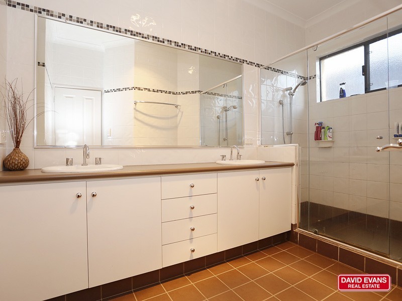 34 Newgain Crescent, Carramar WA 6031