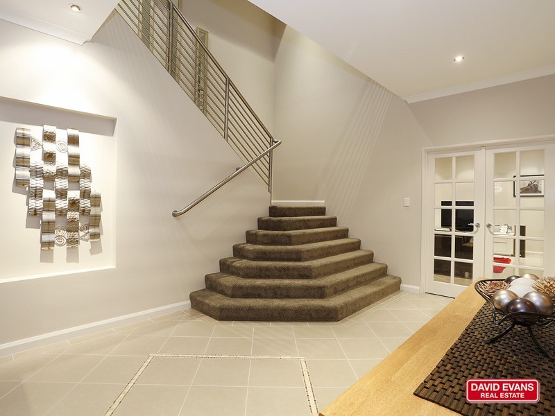 34 Newgain Crescent, Carramar WA 6031