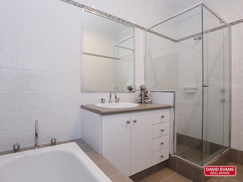 34 Newgain Crescent, Carramar WA 6031