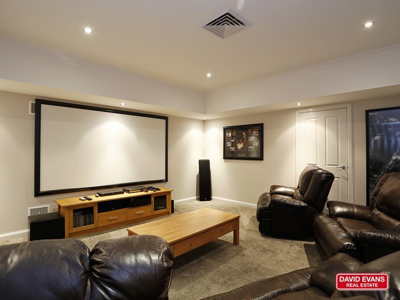 34 Newgain Crescent, Carramar WA 6031