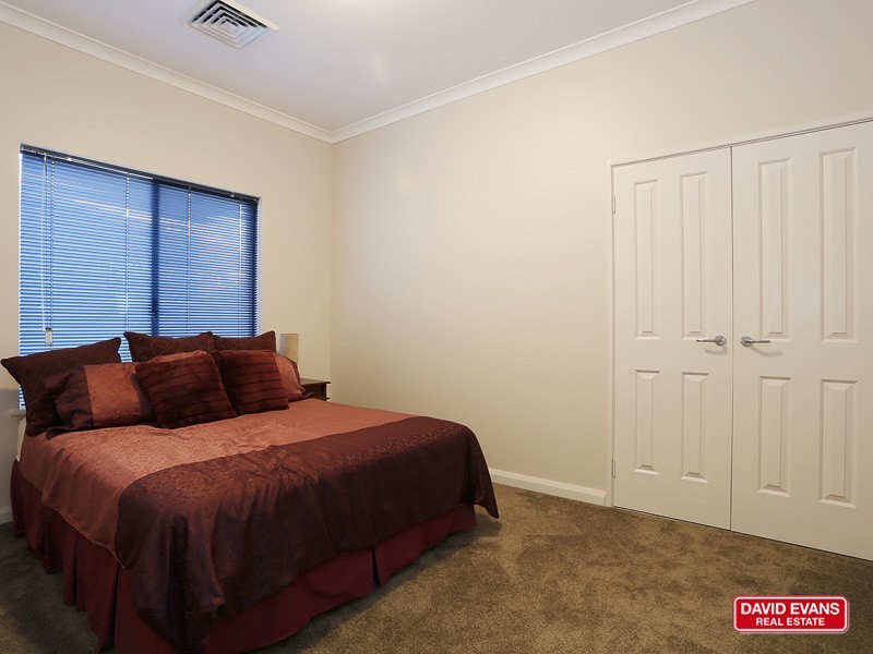 34 Newgain Crescent, Carramar WA 6031