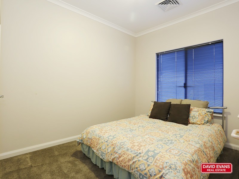 34 Newgain Crescent, Carramar WA 6031